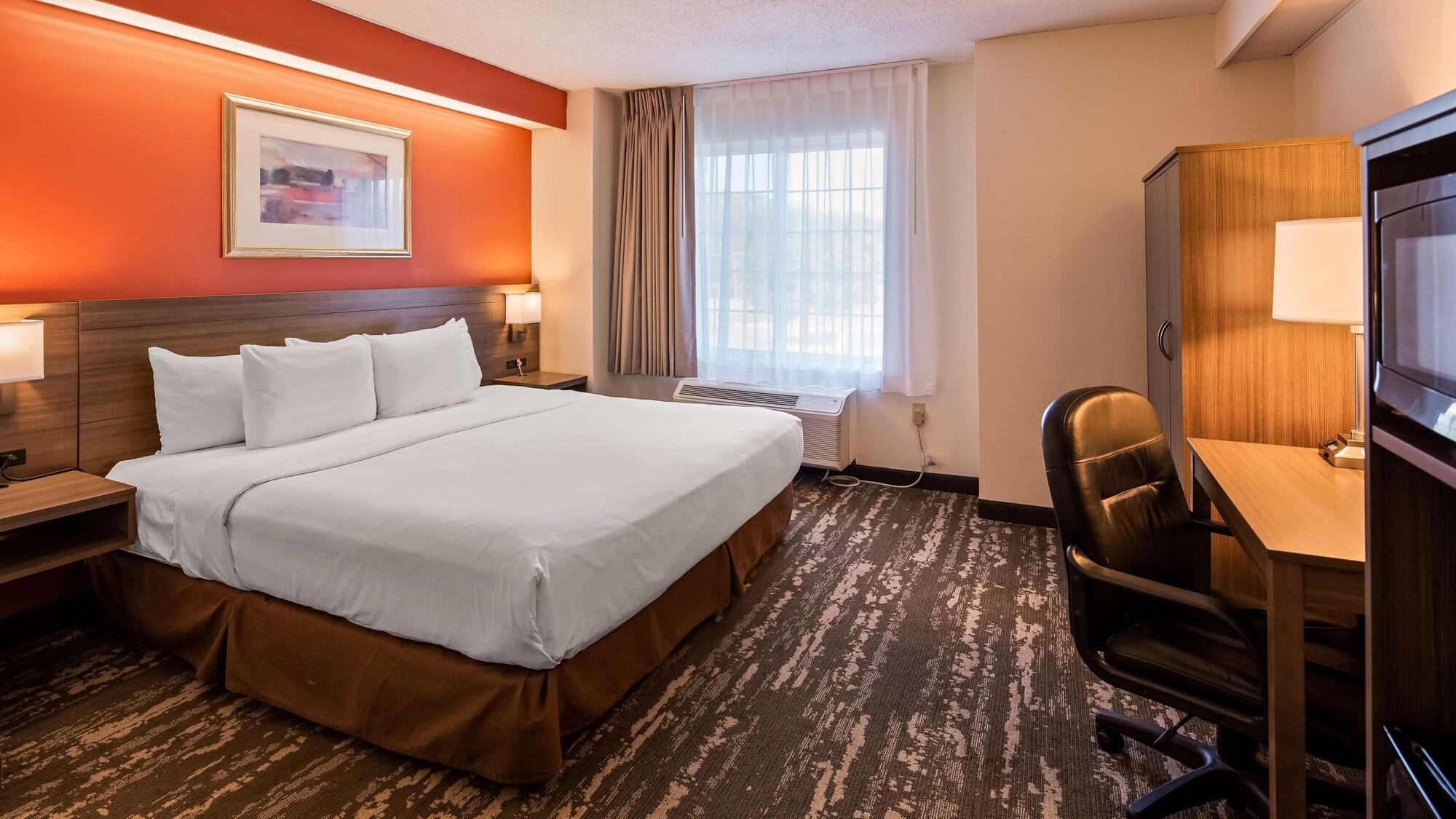 Charlevoix Inn & Suites Surestay Collection By Best Western Exterior foto
