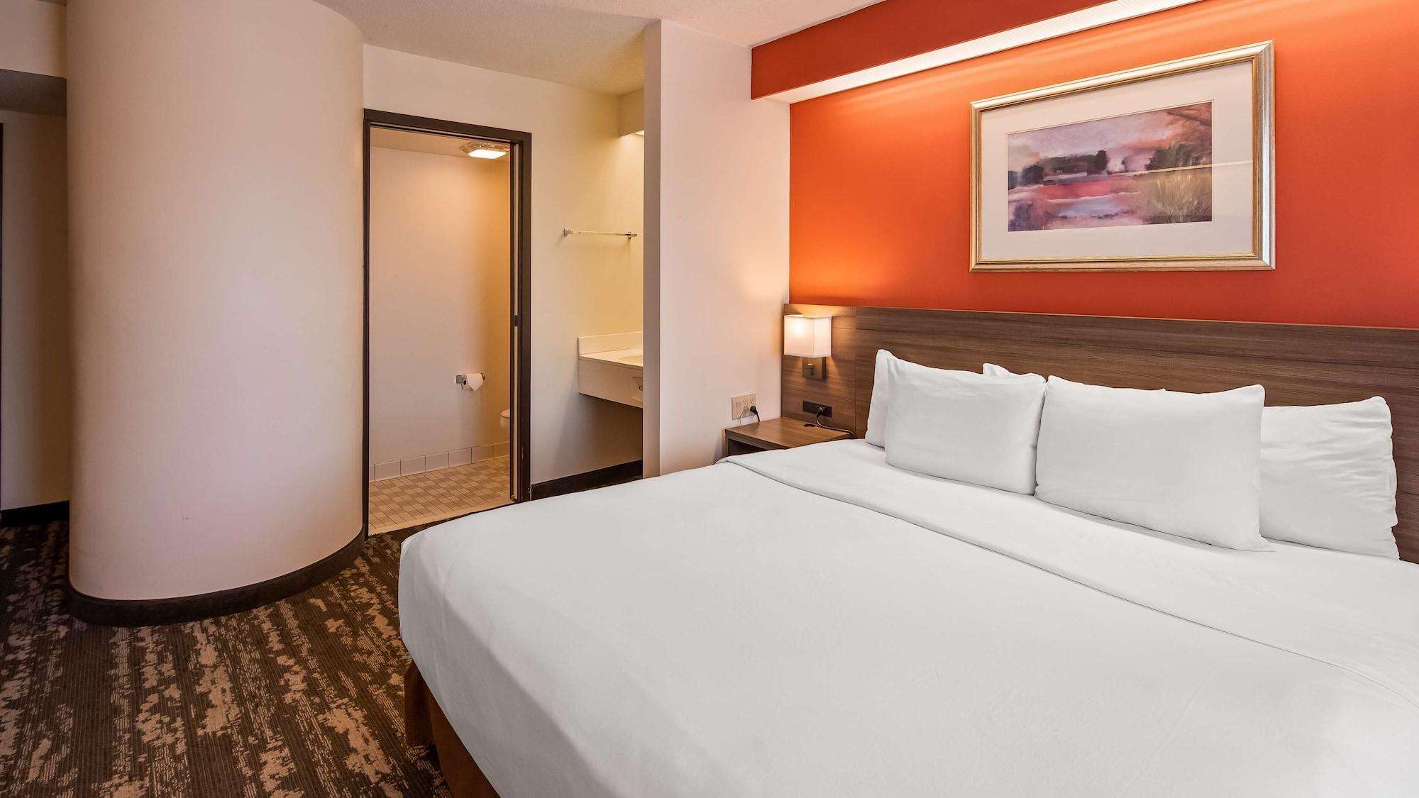 Charlevoix Inn & Suites Surestay Collection By Best Western Exterior foto