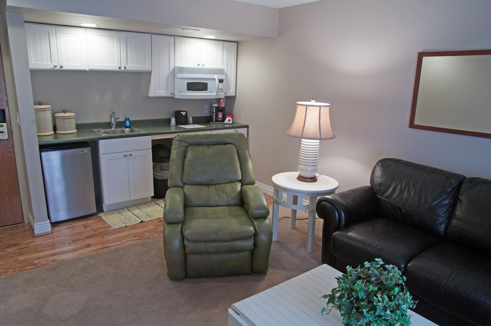 Charlevoix Inn & Suites Surestay Collection By Best Western Exterior foto