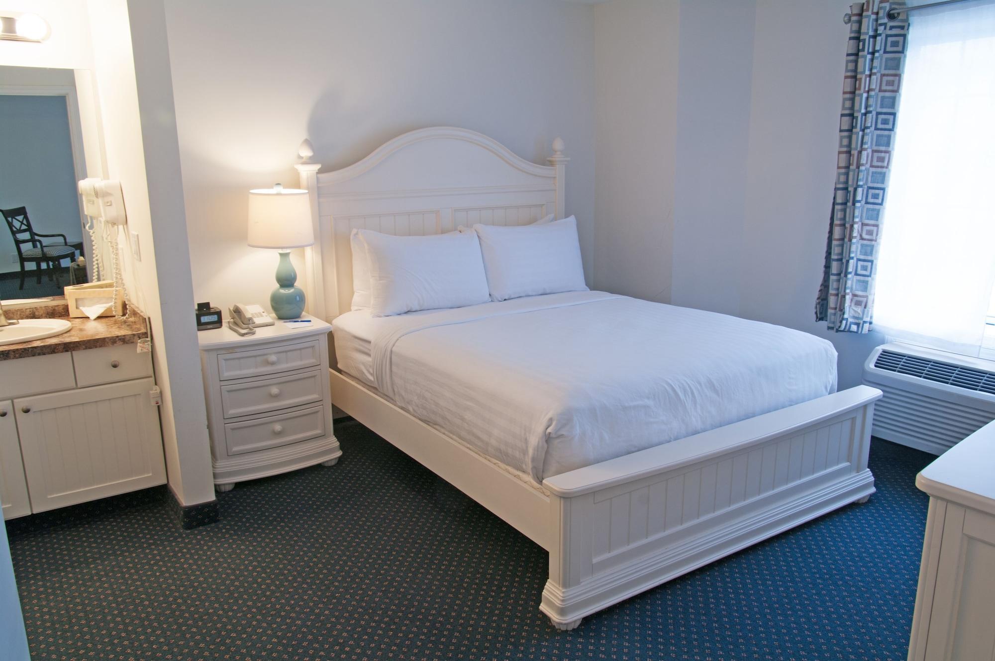 Charlevoix Inn & Suites Surestay Collection By Best Western Exterior foto