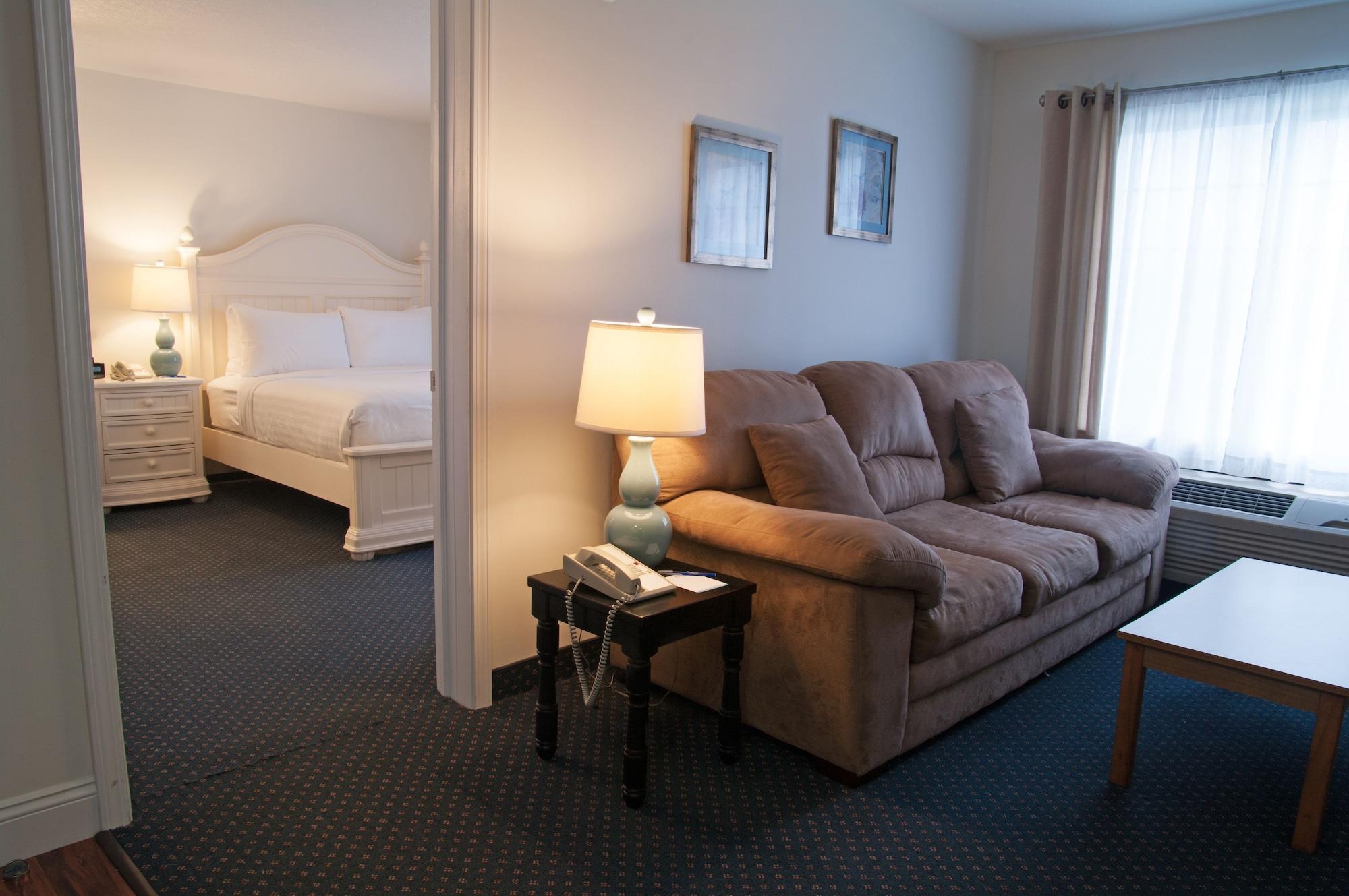 Charlevoix Inn & Suites Surestay Collection By Best Western Exterior foto
