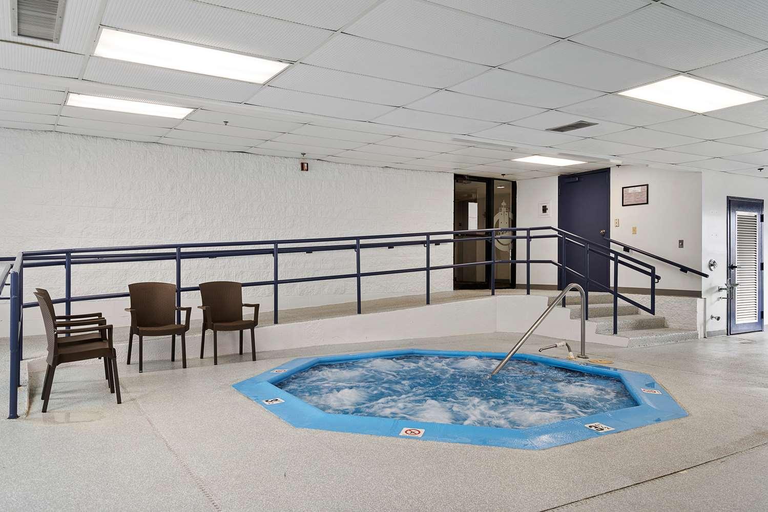 Charlevoix Inn & Suites Surestay Collection By Best Western Exterior foto