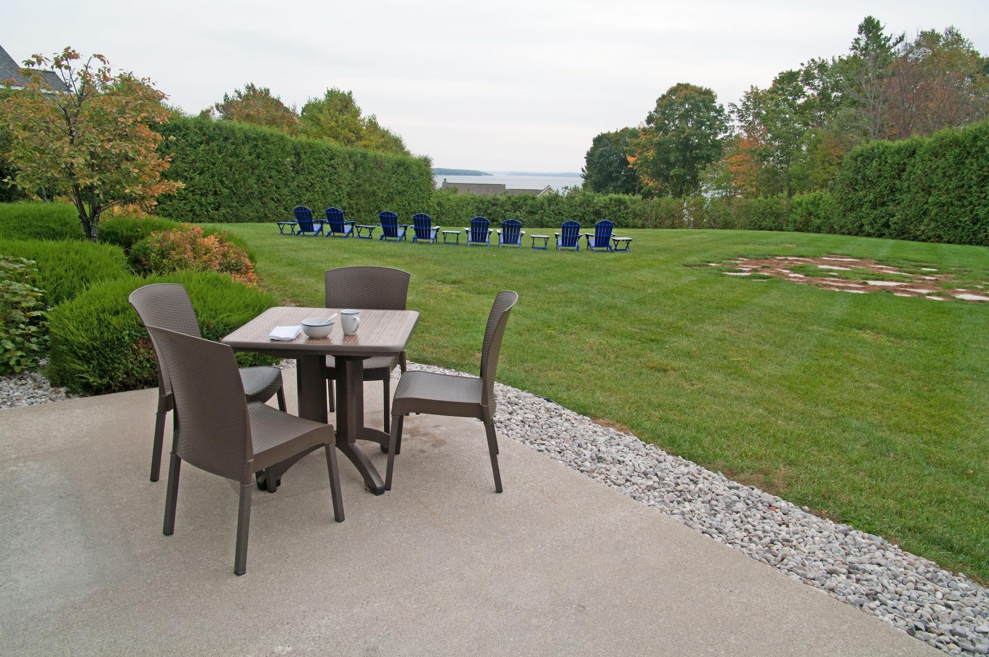 Charlevoix Inn & Suites Surestay Collection By Best Western Exterior foto